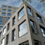 Corporaties verhuren sociale huurwoningen als middenhuur om woningmarkt te verbeteren