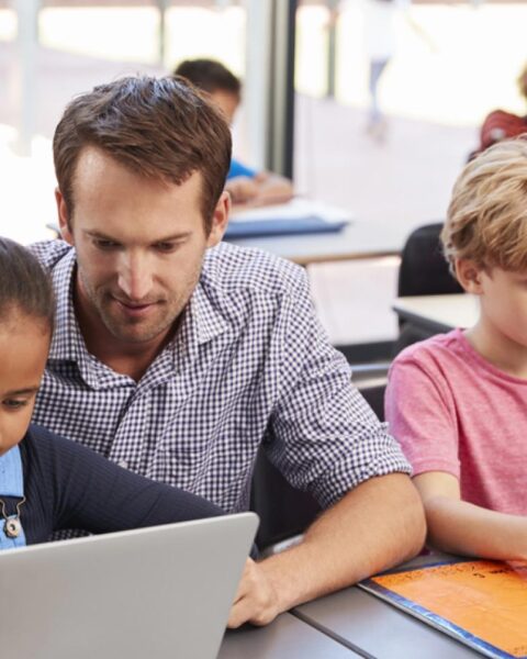 D66, VVD en GroenLinks-PvdA pleiten voor gratis laptops voor studenten onder de leerboekenwet