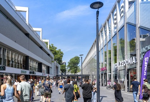 Daling van bezoekers in centrumgebieden Utrecht en Rotterdam, uitzondering Den Haag met stijging
