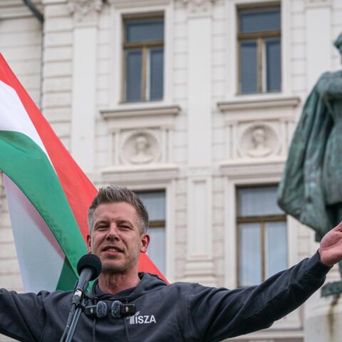 “Een nieuwe stap voor Hongarije,” zegt de Nederlandse premier Jetten over de verkiezingsoverwinning van Peter Magyar