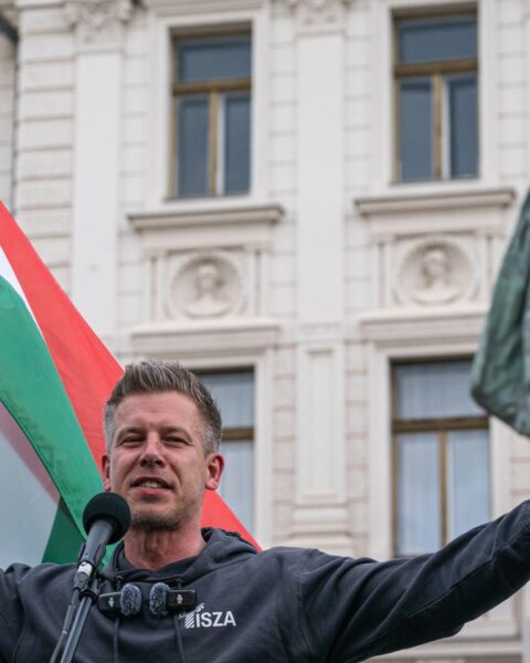 “Een nieuwe stap voor Hongarije,” zegt de Nederlandse premier Jetten over de verkiezingsoverwinning van Peter Magyar