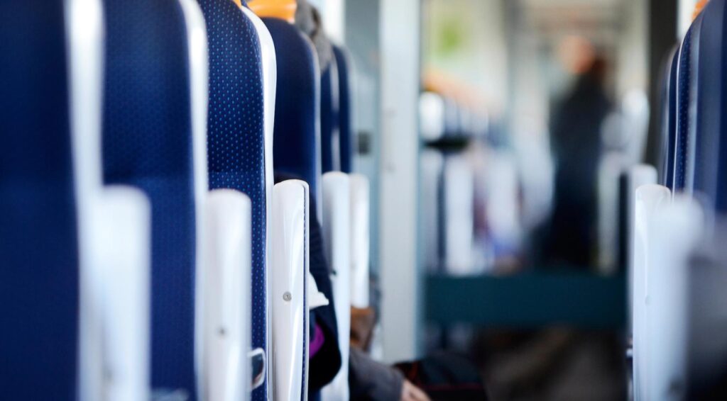 Europese Commissie opent 40.000 gratis treinkaartjes voor 18-jarigen in Europa