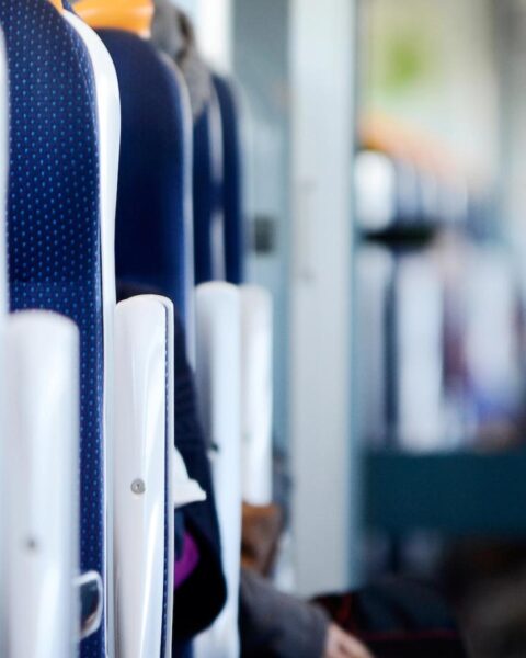 Europese Commissie opent 40.000 gratis treinkaartjes voor 18-jarigen in Europa