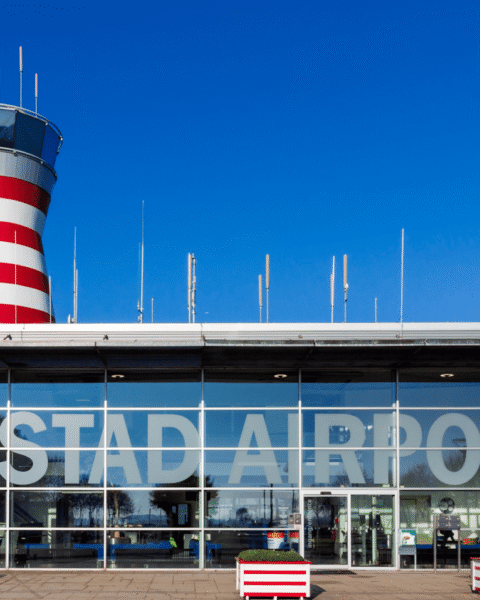 Experts voorspellen dat commerciële vluchten van Lelystad Airport nog een decennium op zich laten wachten