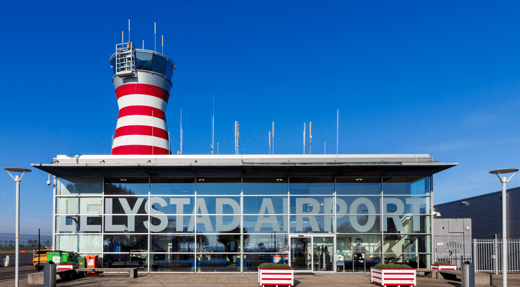 Experts voorspellen dat commerciële vluchten van Lelystad Airport nog een decennium op zich laten wachten