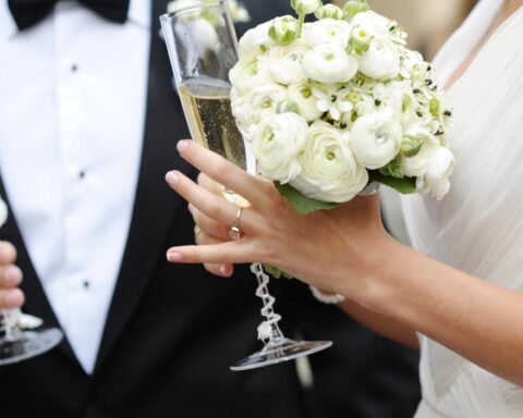 Explosie van "poepbom" verstoort bruidswinkel in Boxmeer