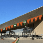 Extra treinen, bussen en beperkingen voor de reizen tijdens Koningsnacht en Koningsdag