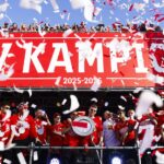 Feestelijke parade PSV markeert overwinning Eredivisie in Eindhoven