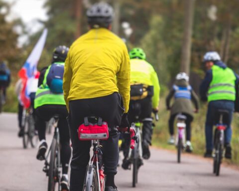 Fietsongevallen en doden in Nederland stijgen sterk, nieuwe cijfers onthullen
