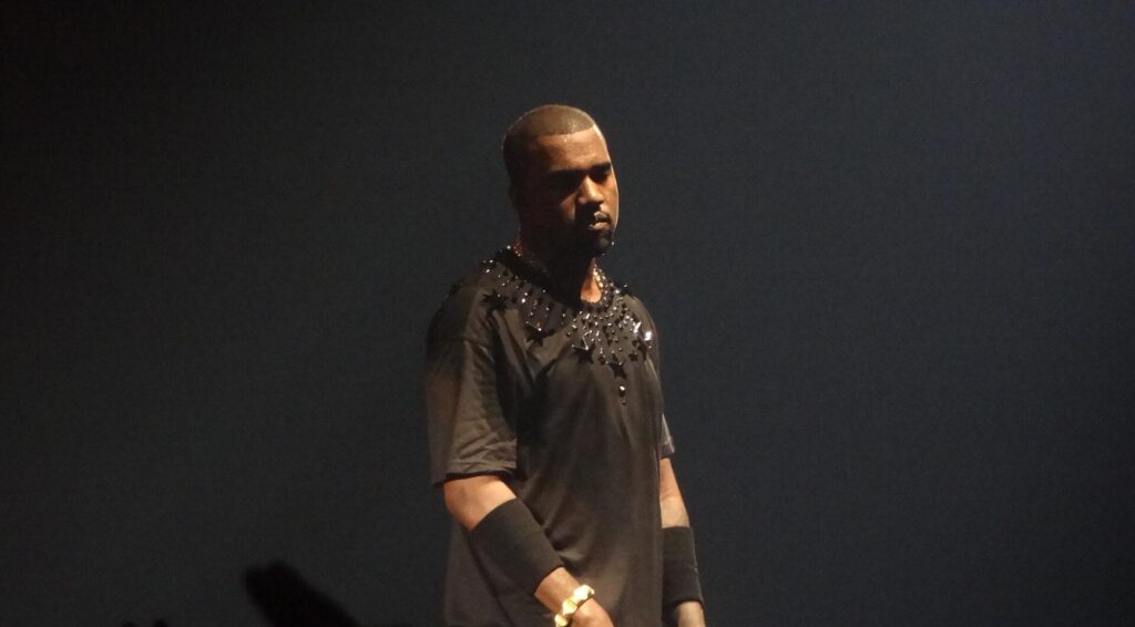 Geen toegangverbod voor Ye: Nederlandse minister stelt geen juridische reden vast om Kanye West tour te blokkeren