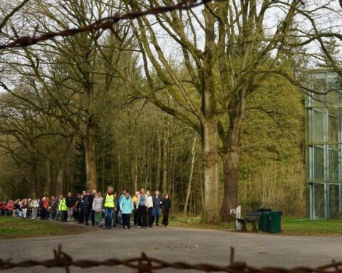 Herdenkingstocht van Westerbork naar Groningen ter nagedachtenis aan 116 vrouwen in 1945