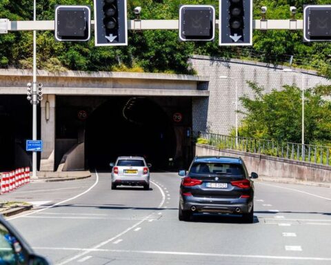 Hubertustunnel in Den Haag blijft twee maanden langer gesloten, aannemer ontvangt boete