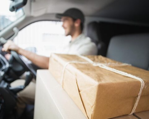 Importkosten voor niet-EU-pakketten stijgen naar 3 euro in juli, extra 2 euro in november