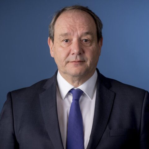 Jongeren van 16-20 jaar ontvangen in 2027 een hoger minimumloon; blijft onder het gemiddelde