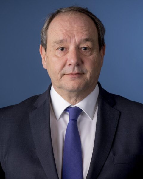 Jongeren van 16-20 jaar ontvangen in 2027 een hoger minimumloon; blijft onder het gemiddelde