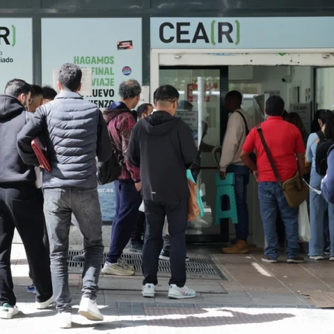 Kabinet Nederland toont weinig bezorgdheid over genereel pardon voor immigranten in Spanje