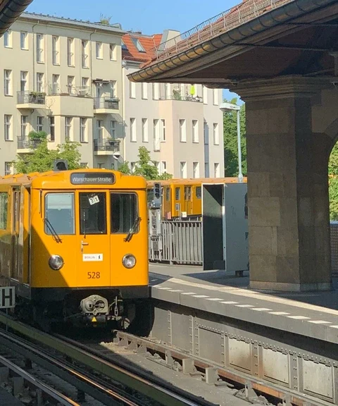 Kabinet overweegt goedkoop ov-ticket naar Duits model, opkomst en financieringszorgen blijven bestaan