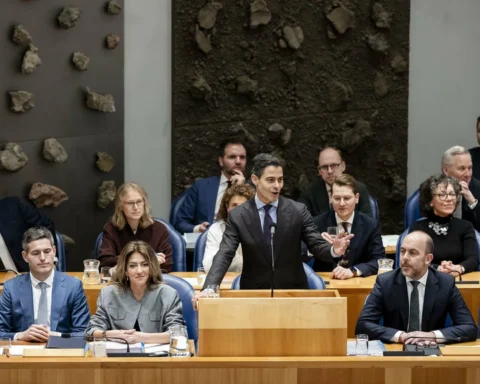 Kabinet presenteert steunpakket van 1 miljard euro, benzineprijs blijft gelijk