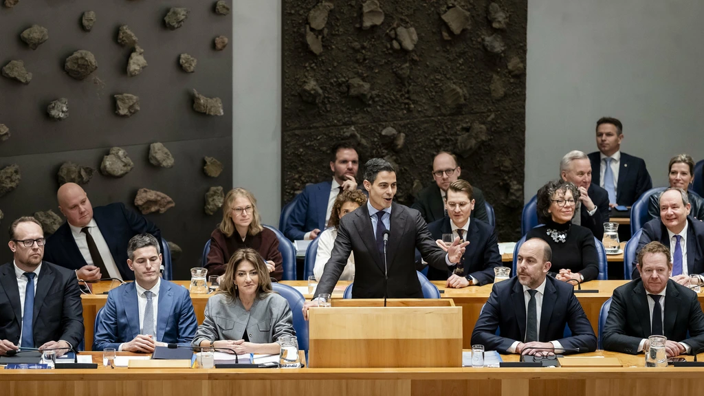 Kabinet presenteert steunpakket van 1 miljard euro, benzineprijs blijft gelijk