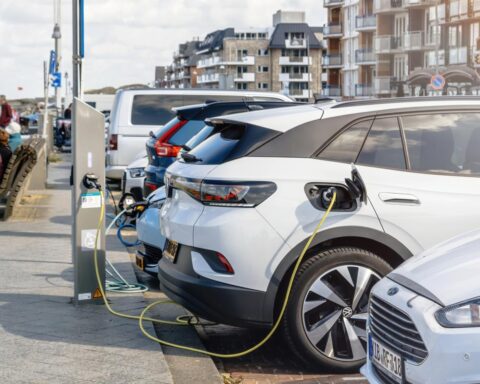 Kabinet stelt €50 miljoen subsidie voor elektrische auto's in energiepakket voor