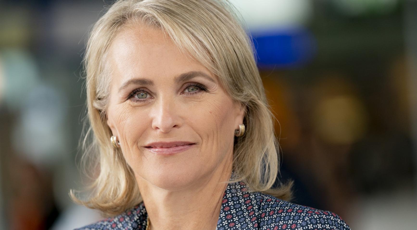 KLM CEO krijgt 32% salarisverhoging terwijl kostenbesparingen en ontslagen worden doorgevoerd