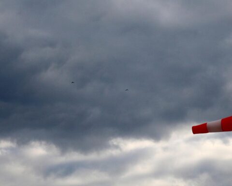KNMI geeft code geel voor sterke windstoten in Noord-Holland