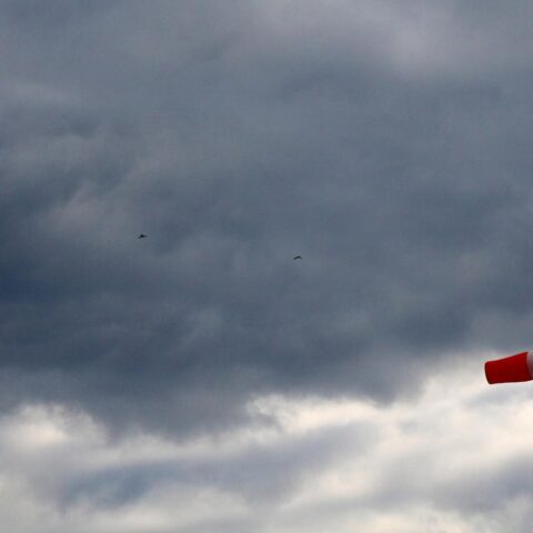 KNMI geeft code geel voor sterke windstoten in Noord-Holland