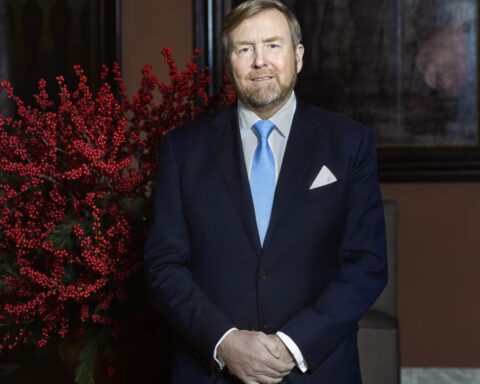 Koning Willem-Alexander toont bezorgdheid over wereldwijde kwesties; premier Jetten pleit voor actie in het Midden-Oosten