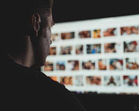 Meeste Nederlandse spaarders tegen banken die investeren in pornografie en gokken