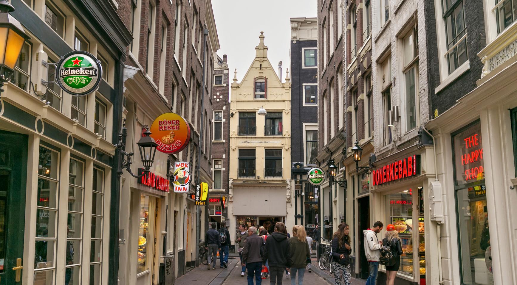 Minimumloonwerk neemt licht af terwijl arbeidsstakingen stabiliseren na piek in 2023