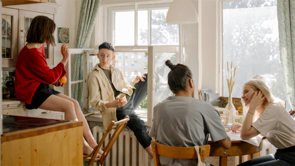 Minister streeft naar meer gedeelde studentenwoningen ondanks vraag naar onzelfstandige ruimtes