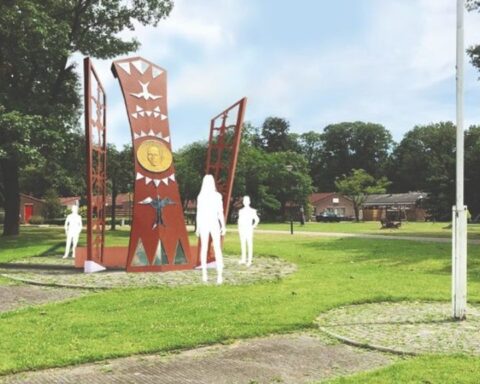 Monument voor Molukse vrijheidsstrijder Chris Soumokil onthuld in Vught