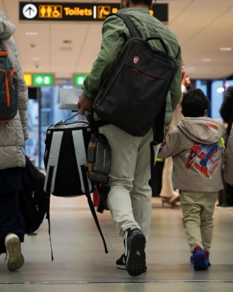 Nederland onderzoekt terugsturen van asielzoekers naar “veilige” delen van Syrië