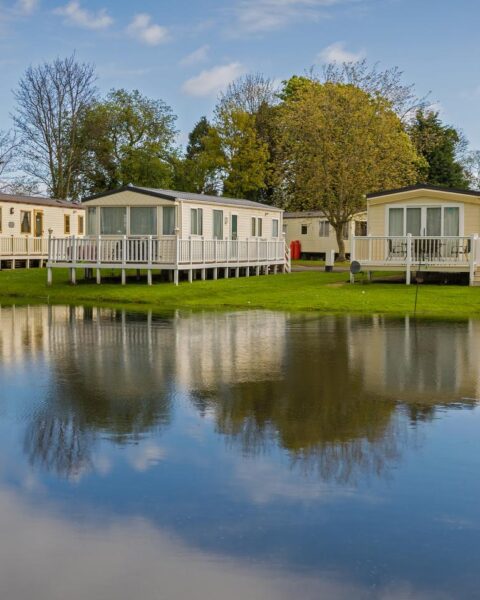 Nederlandse markt voor vakantiehuizen koelt af in 2025, aantal transacties licht gestegen