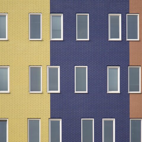 Nederlandse overheid verwaarloost huurders in ondersteuningsmaatregelen voor energiekosten, volgens Woonbond