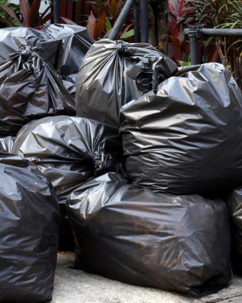 Nederlandse steden worstelen met illegale afvaldumpingen terwijl schoonmaakkosten stijgen