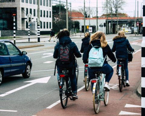 Nieuwe app versnelt het omzetten van verkeerslichten naar groen voor fietsers