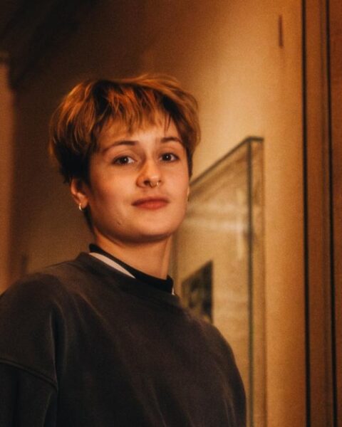 Nieuwe YouTube-serie toont verre neef van Anne Frank die haar tantes bezoekt