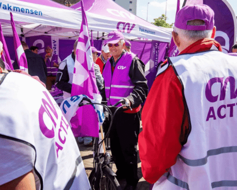 Onderhandelingen over nieuwe cao hervat na stakingen die parlementaire werkzaamheden stillegden en slachthuizen sloten