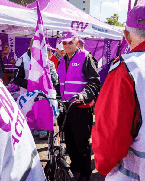 Onderhandelingen over nieuwe cao hervat na stakingen die parlementaire werkzaamheden stillegden en slachthuizen sloten