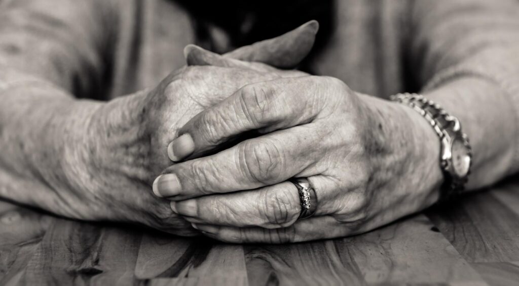 Oud personeel beschuldigt fysieke mishandeling in failliete dementiezorglocatie in Rumpt