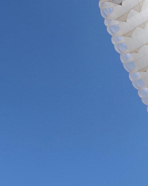 Parachutist overleden in Rhoon na mislukte reanimatie