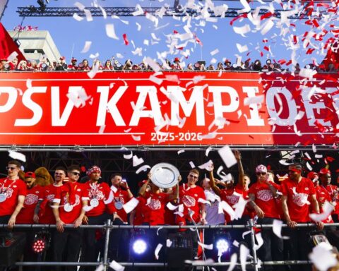 PSV biedt excuses aan voor ongepaste tekst tijdens huldiging van kampioensteam