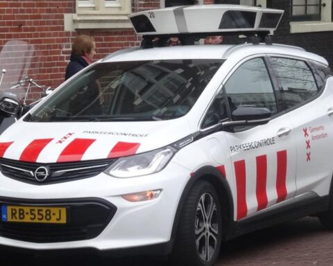 Regulator meldt dat camera's voor het scannen van auto's jaarlijks 500.000 onterechte parkeerboetes uitschrijven
