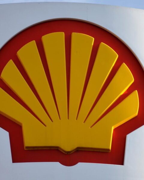 Shell en Booking.com waarschuwen voor gevolgen van langdurige blokkade van de Straat van Hormuz