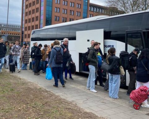 Spoorverzakking bij Vught veroorzaakt busdrukte op station Den Bosch