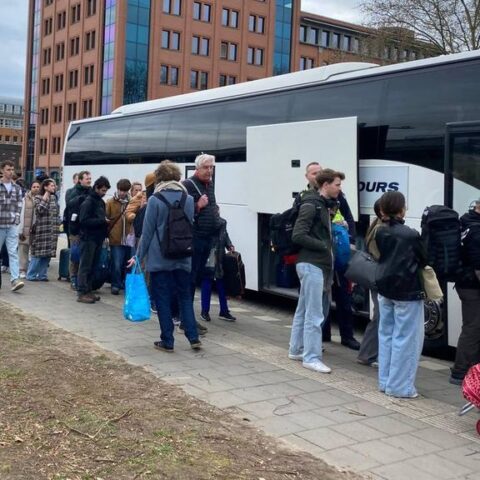 Spoorverzakking bij Vught veroorzaakt busdrukte op station Den Bosch