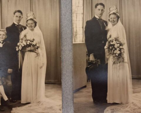 Trouwalbum uit 1944 teruggegeven aan nabestaanden in Rotterdam