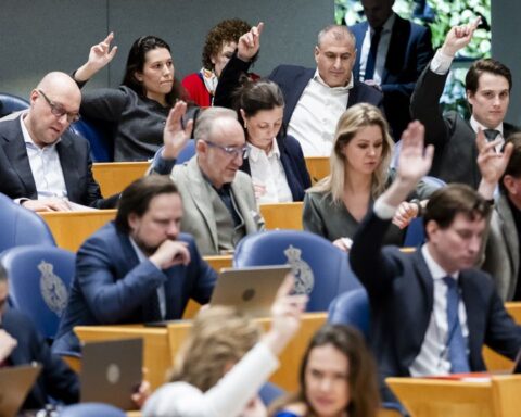 Tweede Kamer annuleert debatten morgen door staking ambtenaren
