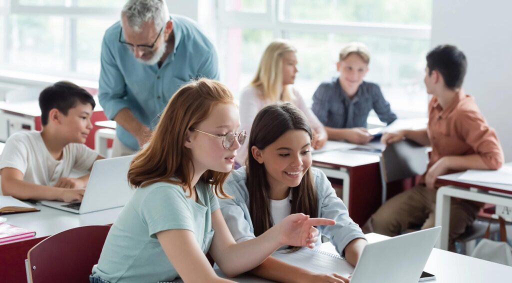 Tweede Kamer pleit voor gratis laptops voor alle middelbare scholieren